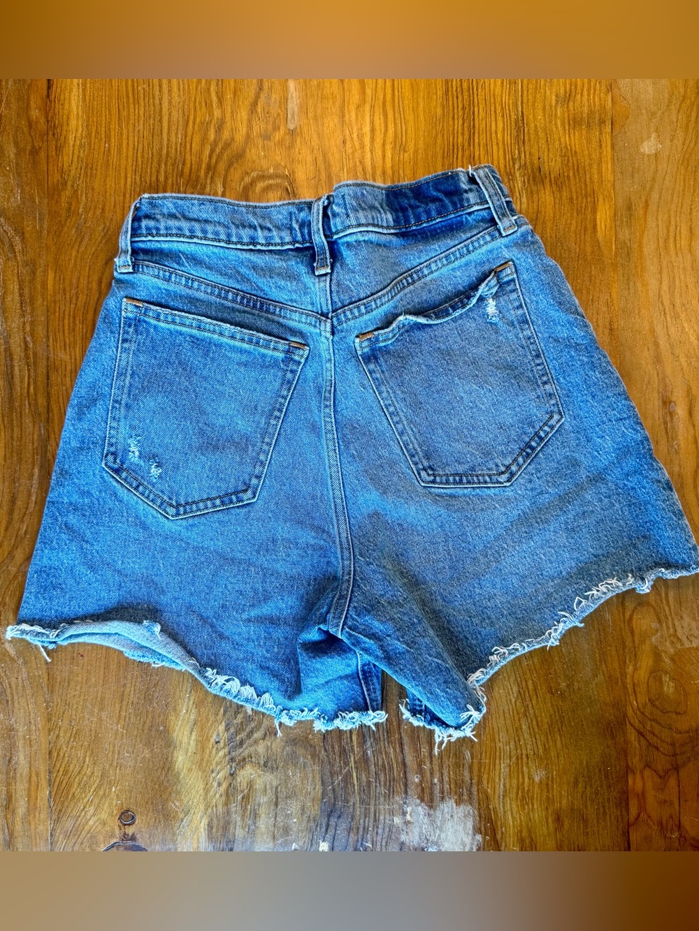 Abercrombie & Fitch The Dad Short High Rise Medium Blue Denim Shorts Size 26 - Picture 2 of 7